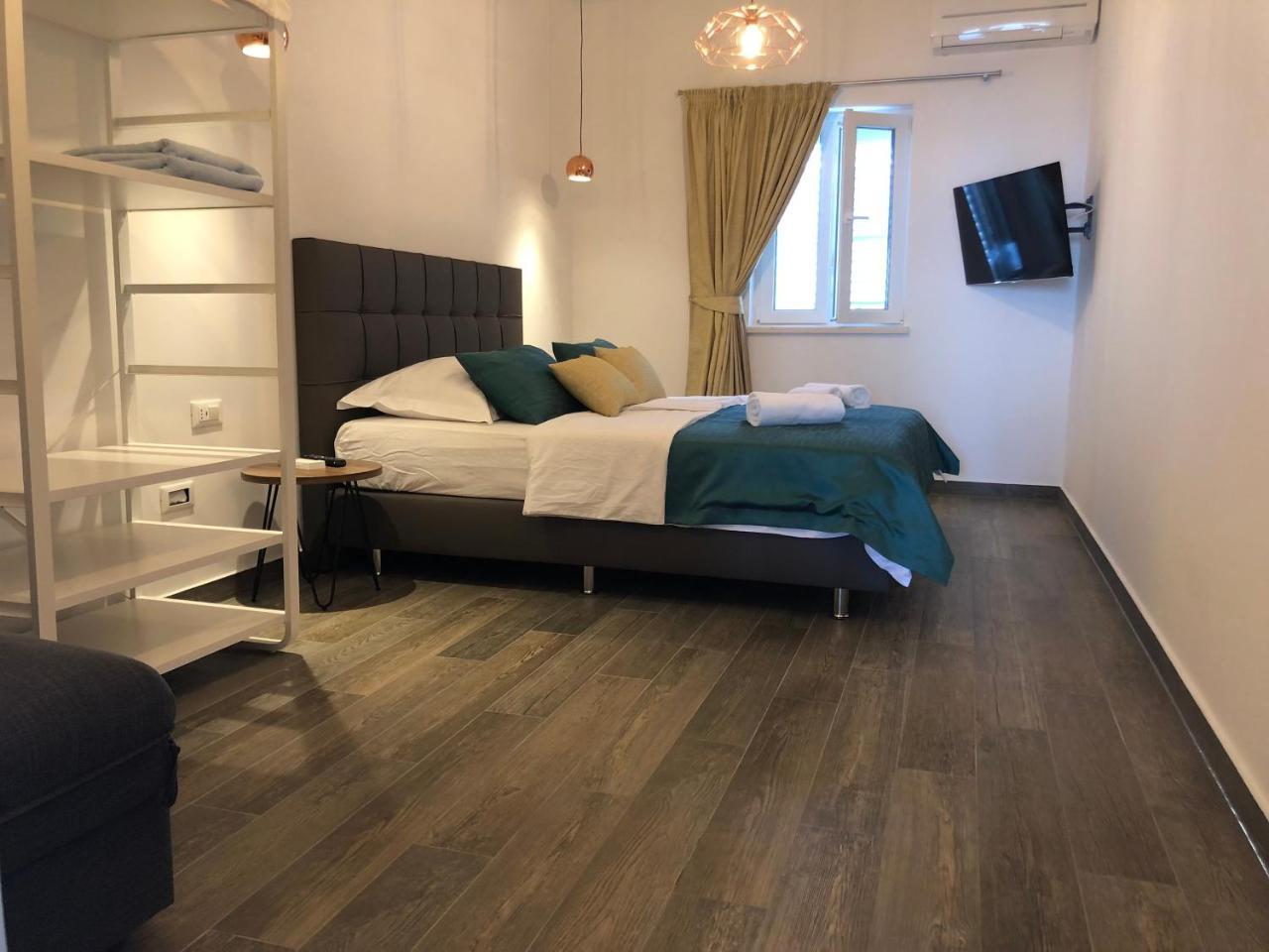 Pine Tree Boutique Apartments Saplunara Ngoại thất bức ảnh