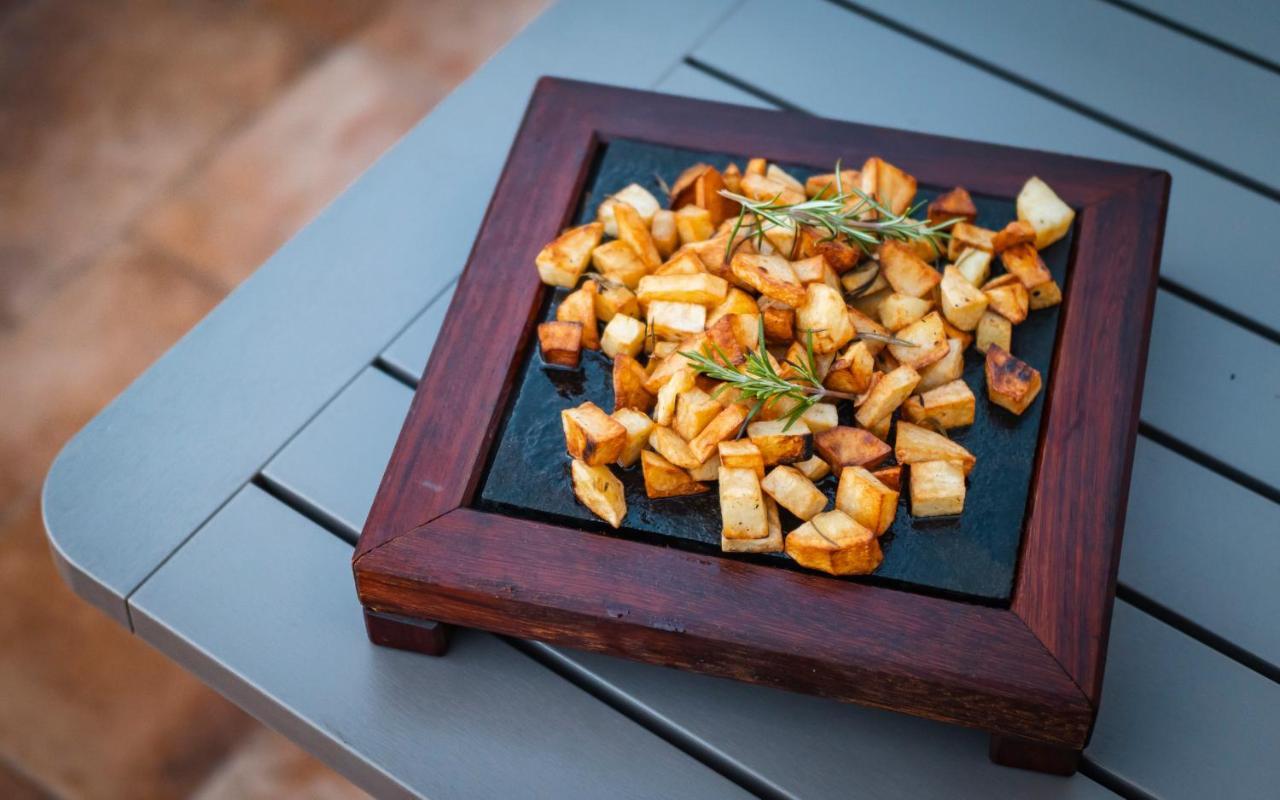 Pine Tree Boutique Apartments Saplunara Ngoại thất bức ảnh