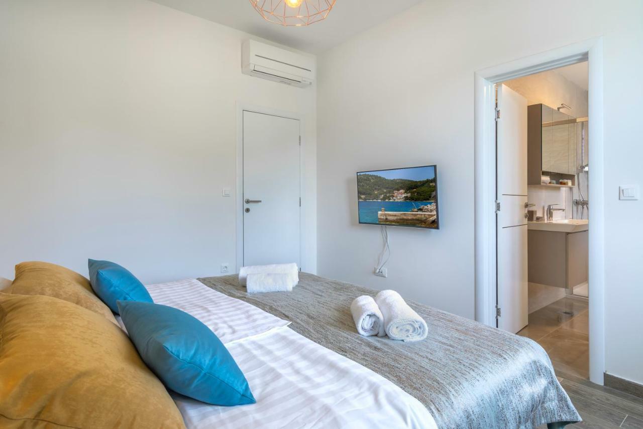 Pine Tree Boutique Apartments Saplunara Ngoại thất bức ảnh