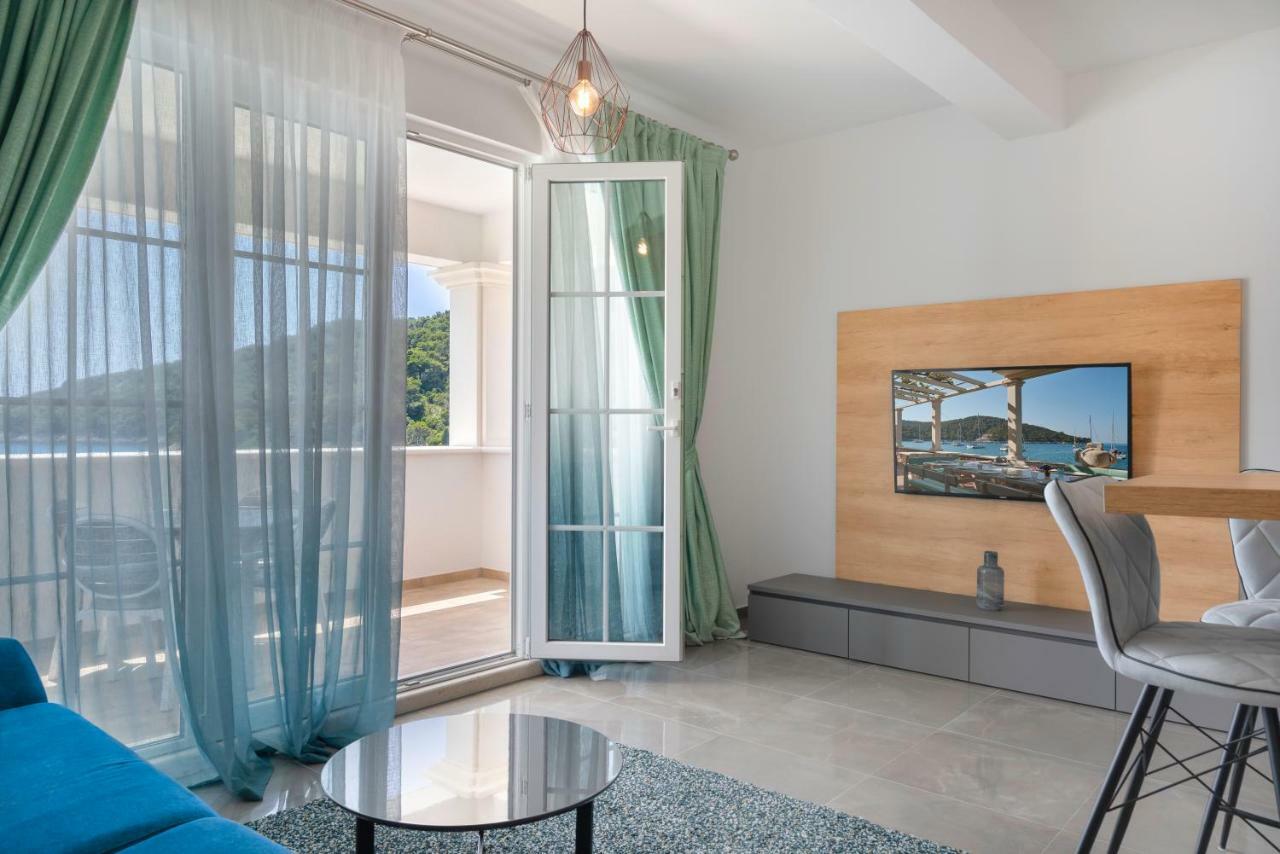 Pine Tree Boutique Apartments Saplunara Ngoại thất bức ảnh