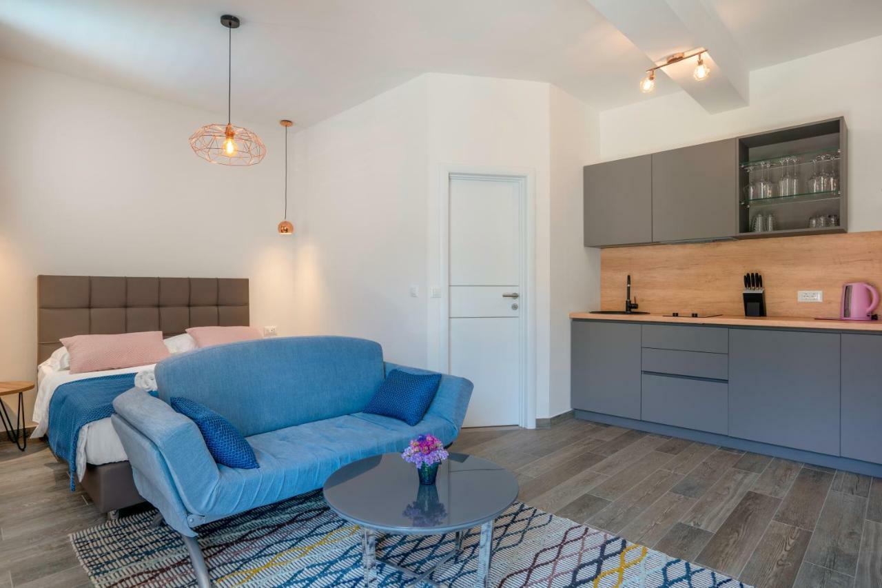 Pine Tree Boutique Apartments Saplunara Ngoại thất bức ảnh